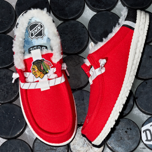nhl® chicago blackhawks® wally slip varsity red/black